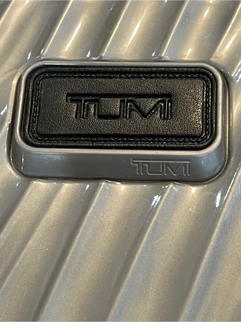 Tumi Silver-Gray Diagonal Ribbed Hard-Shell Pouch - Picture 7 of 8